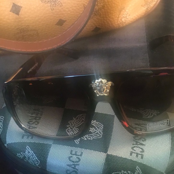 Versace sunglasses - Picture 2 of 2